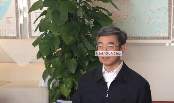 交通部副部长戴东昌接受媒体采访